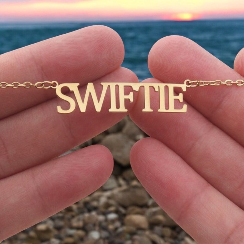 Taylor Swift TS Swiftie Necklace NEW Swiftie Forever